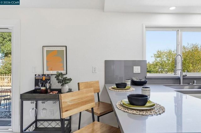 4295 Suzanne Dr, Pittsburg, CA 94565
