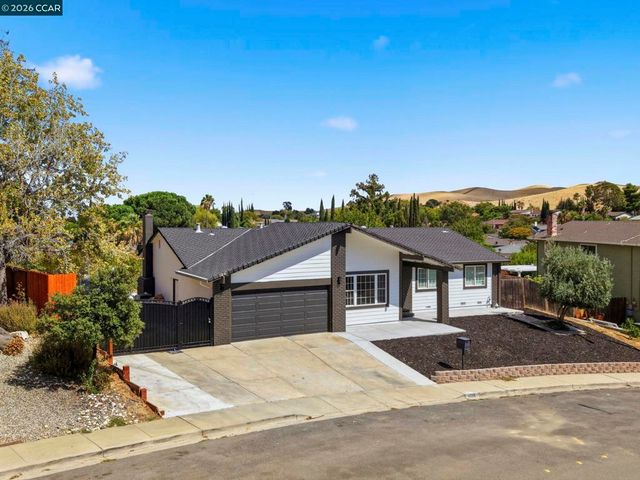 4295 Suzanne Dr, Pittsburg, CA 94565