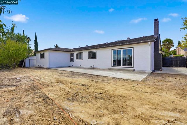 4295 Suzanne Dr, Pittsburg, CA 94565