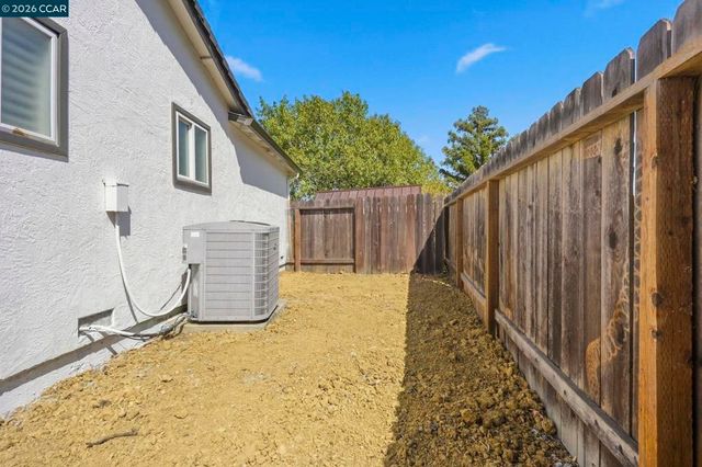 4295 Suzanne Dr, Pittsburg, CA 94565