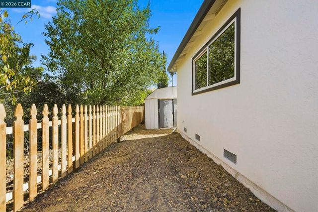 4295 Suzanne Dr, Pittsburg, CA 94565
