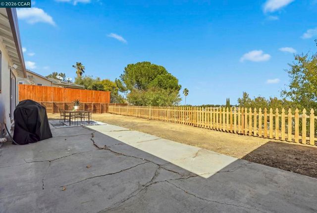 4295 Suzanne Dr, Pittsburg, CA 94565