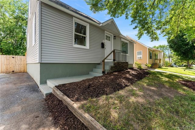 123 Millen Drive, Clay, NY 13212