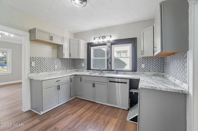 233 S Kenilworth Avenue, Lima, OH 45805