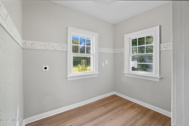 233 S Kenilworth Avenue, Lima, OH 45805