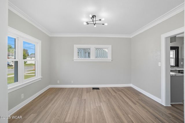 233 S Kenilworth Avenue, Lima, OH 45805