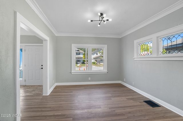 233 S Kenilworth Avenue, Lima, OH 45805