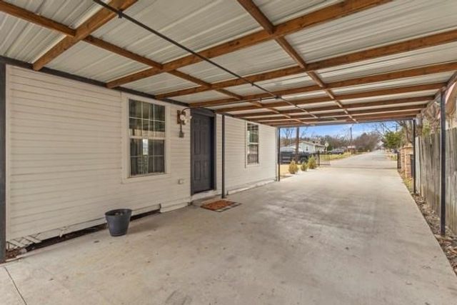 914 S Chatfield Street, Ennis, TX 75119