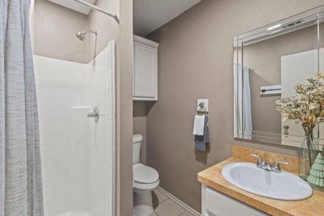 914 S Chatfield Street, Ennis, TX 75119