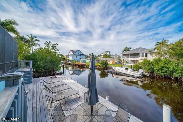 1283 Grand Canal DR, Naples, FL 34110