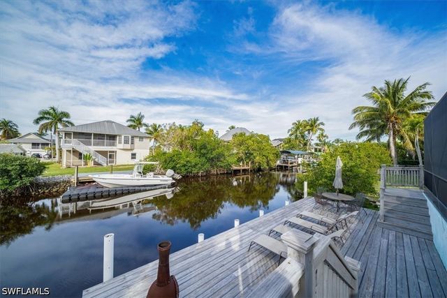 1283 Grand Canal DR, Naples, FL 34110