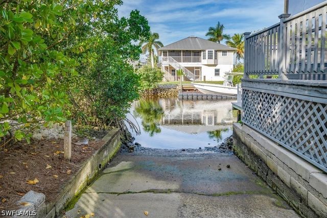 1283 Grand Canal DR, Naples, FL 34110