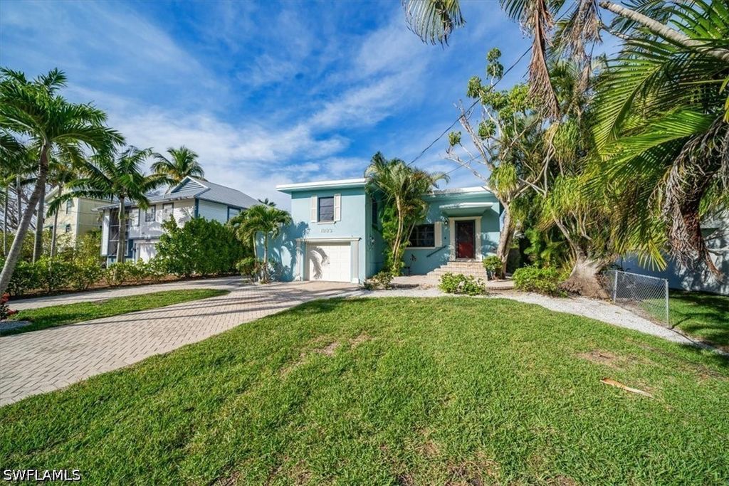 1283 Grand Canal DR, Naples, FL 34110