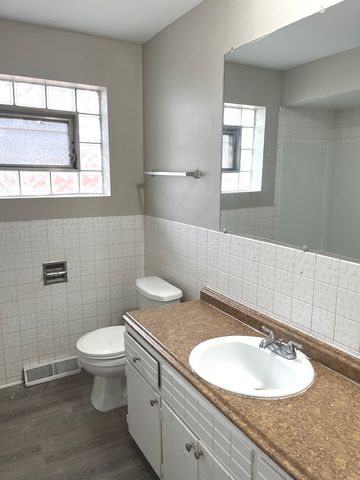 856 Mackinaw Avenue, Calumet City, IL 60409