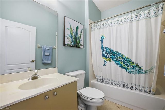 13831 Eagle Ridge Lakes DR 202, Fort Myers, FL 33912