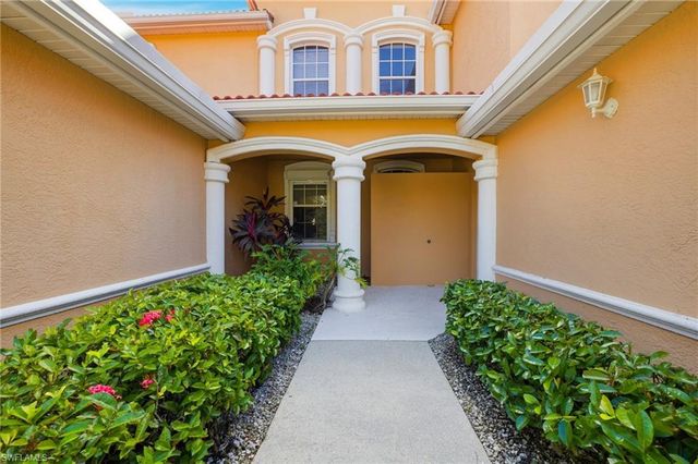 13831 Eagle Ridge Lakes DR 202, Fort Myers, FL 33912