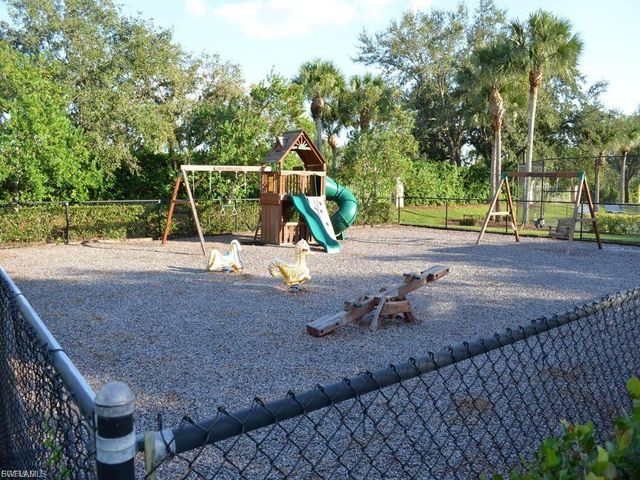13831 Eagle Ridge Lakes DR 202, Fort Myers, FL 33912