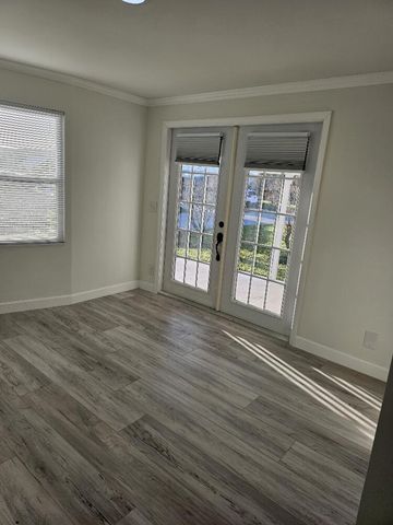 179 NE Emerald Drive, Jensen Beach, FL 34957