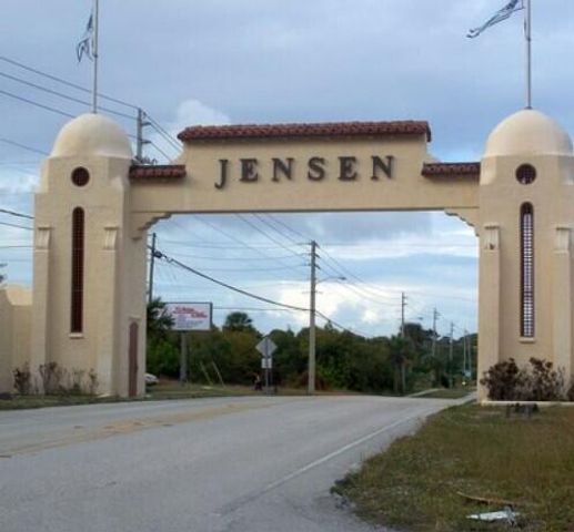 179 NE Emerald Drive, Jensen Beach, FL 34957