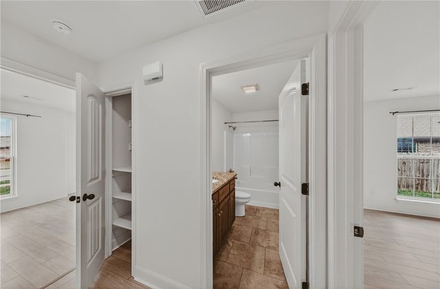 611 Arkansas Black, Centerton, AR 72712