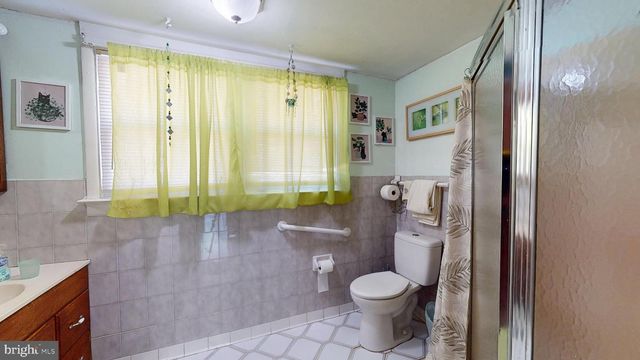 28 WASHINGTON AVE, Beverly, NJ 08010