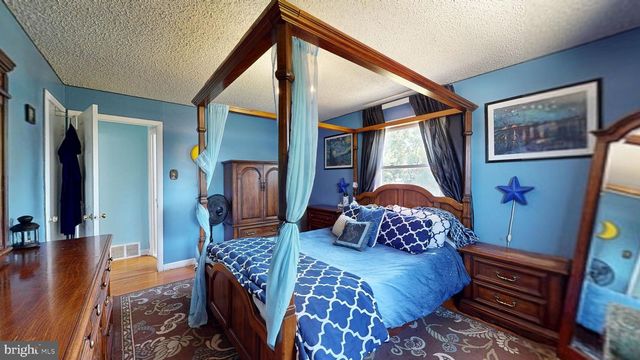 28 WASHINGTON AVE, Beverly, NJ 08010
