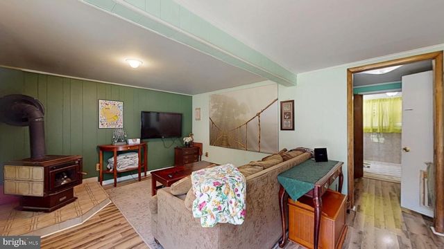 28 WASHINGTON AVE, Beverly, NJ 08010