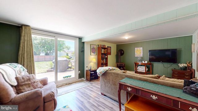 28 WASHINGTON AVE, Beverly, NJ 08010