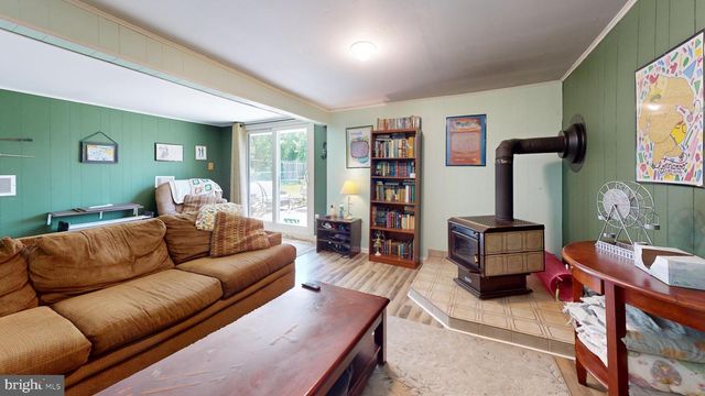 28 WASHINGTON AVE, Beverly, NJ 08010