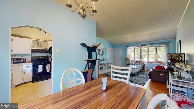 28 WASHINGTON AVE, Beverly, NJ 08010