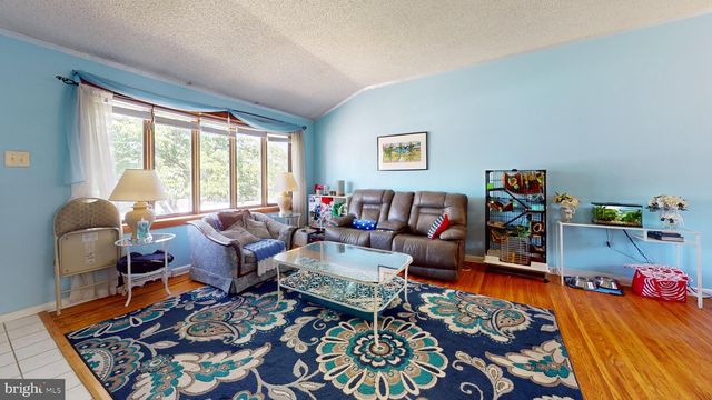 28 WASHINGTON AVE, Beverly, NJ 08010