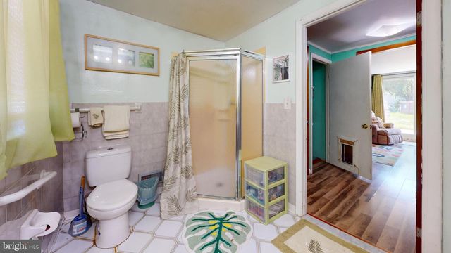 28 WASHINGTON AVE, Beverly, NJ 08010