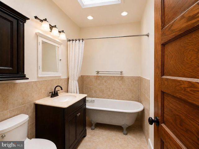 4303 3RD ST NW, Washington, DC 20011