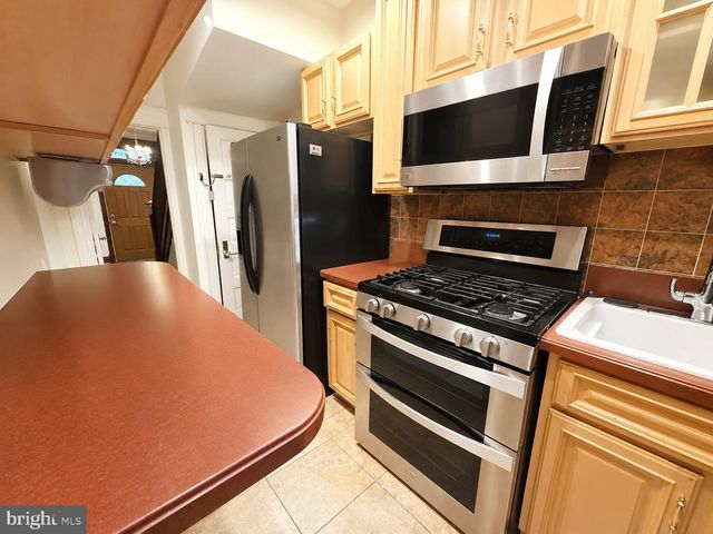 4303 3RD ST NW, Washington, DC 20011