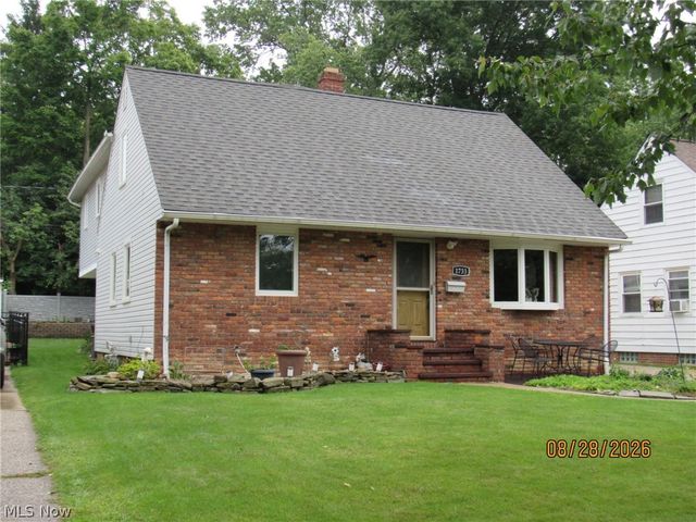 1733 E 238th Street, Euclid, OH 44117