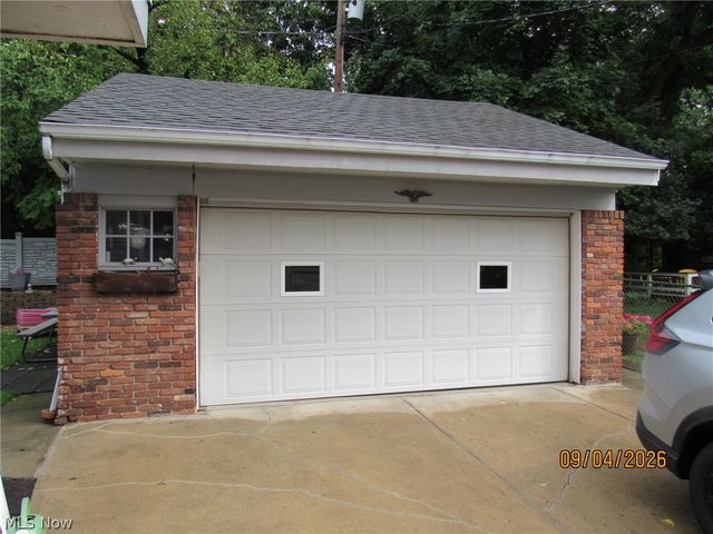 1733 E 238th Street, Euclid, OH 44117