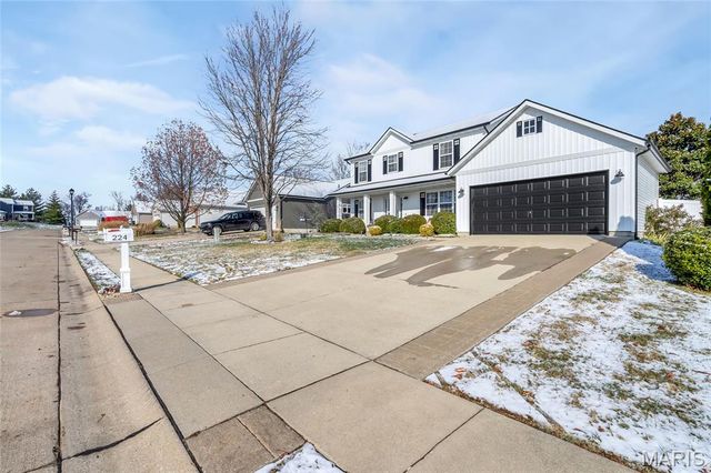 224 Micahs Way, Columbia, IL 62236