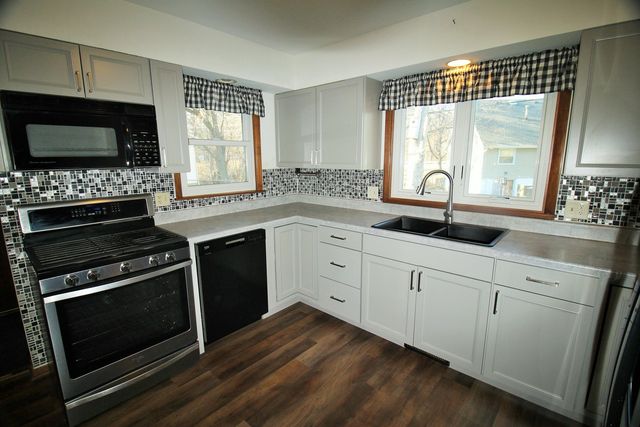 451 31st Avenue, East Moline, IL 61244