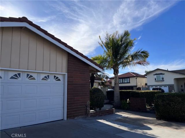 20371 Running Springs Lane, Huntington Beach, CA 92646