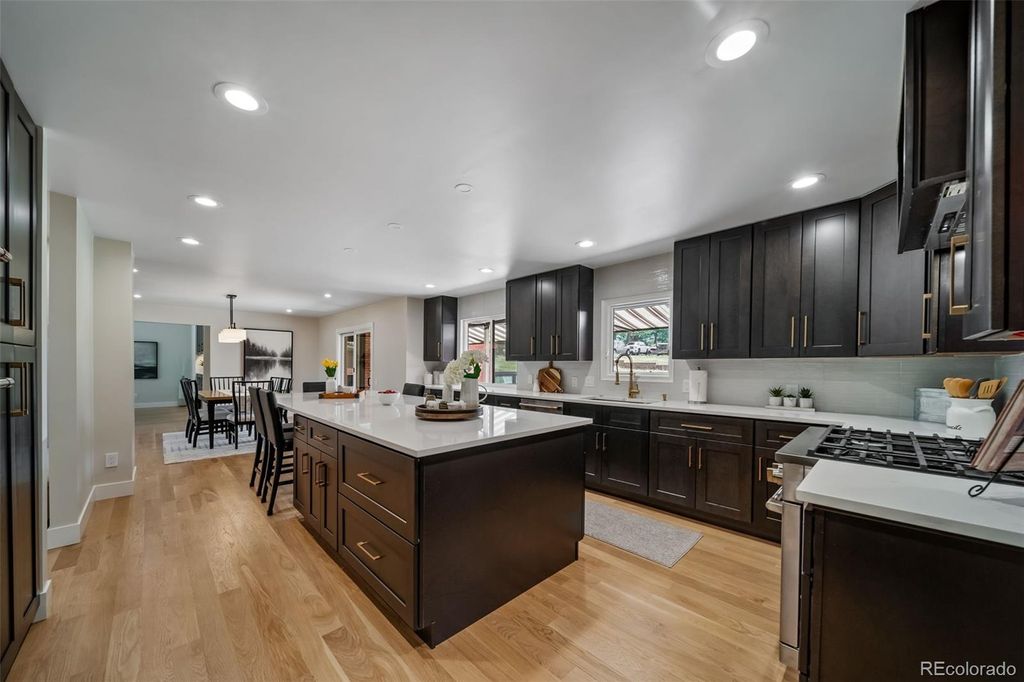 Image 16 of property listing at 22 N Ranch Road, Littleton, CO 80127