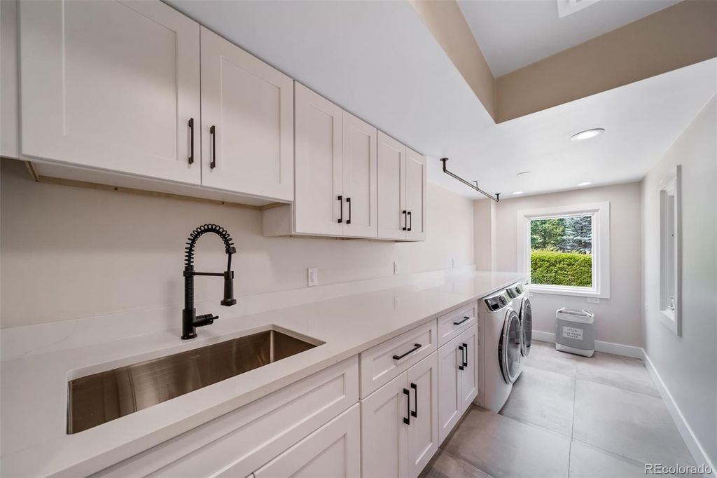 Image 26 of property listing at 22 N Ranch Road, Littleton, CO 80127