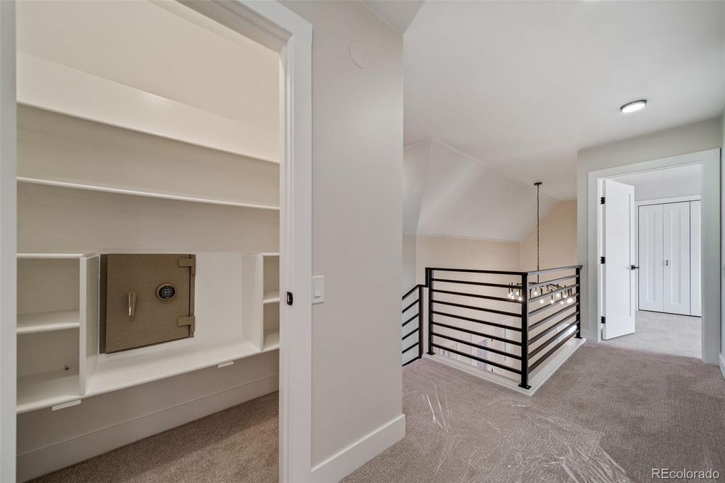Image 30 of property listing at 22 N Ranch Road, Littleton, CO 80127