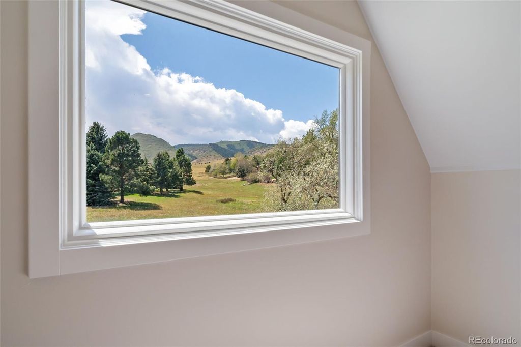 Image 32 of property listing at 22 N Ranch Road, Littleton, CO 80127