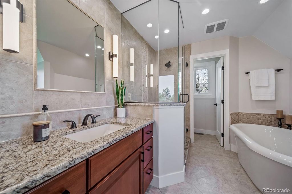 Image 34 of property listing at 22 N Ranch Road, Littleton, CO 80127