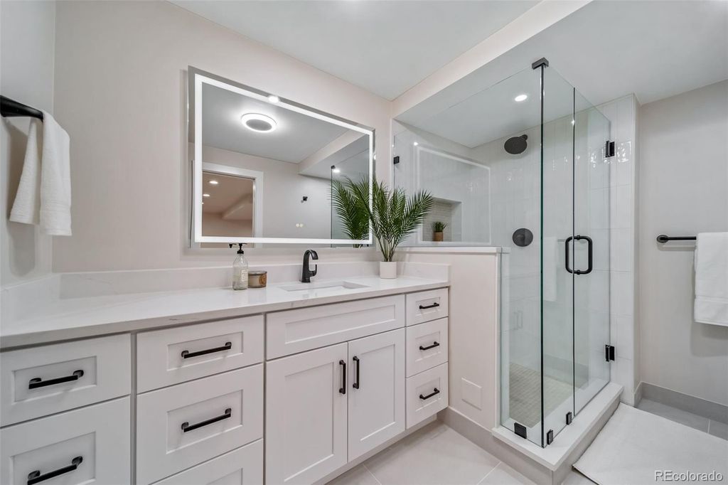 Image 37 of property listing at 22 N Ranch Road, Littleton, CO 80127