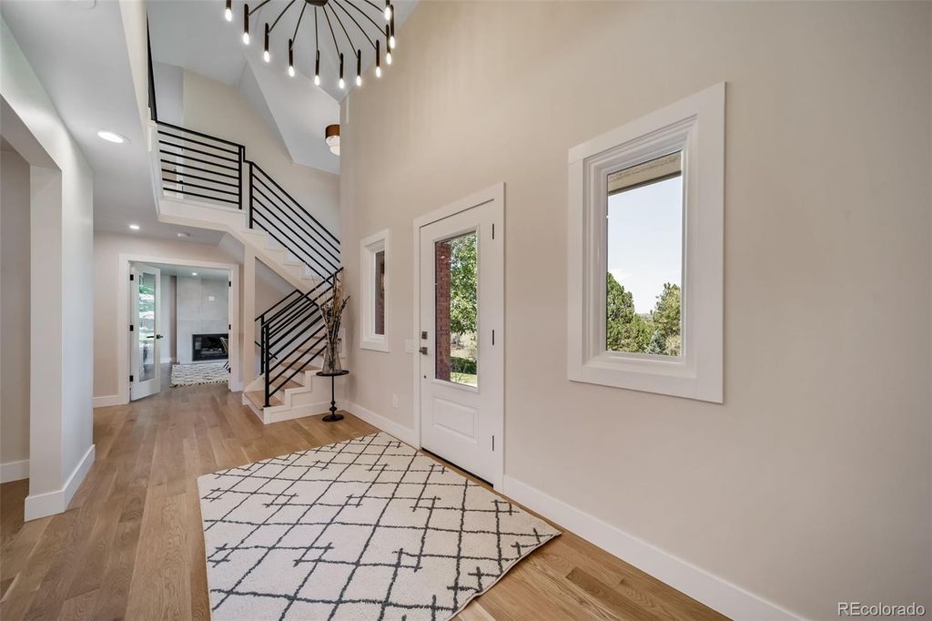 Image 8 of property listing at 22 N Ranch Road, Littleton, CO 80127
