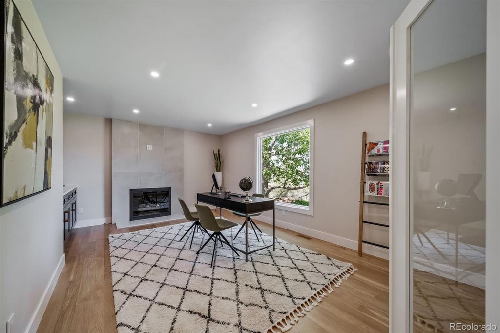 Image 9 of property listing at 22 N Ranch Road, Littleton, CO 80127