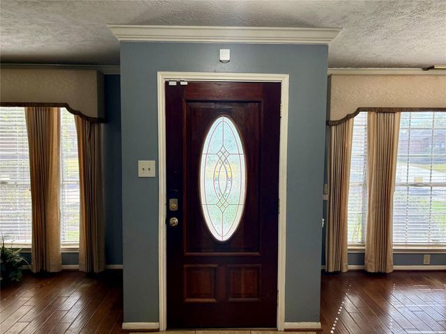 6510 Summit Ridge Court, Houston, TX 77085