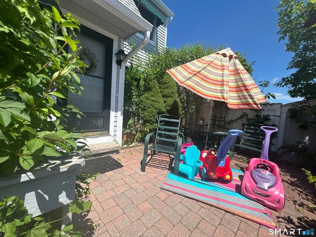 614 Longfellow Drive 614, Branford, CT 06405