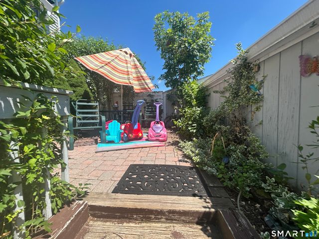 614 Longfellow Drive 614, Branford, CT 06405